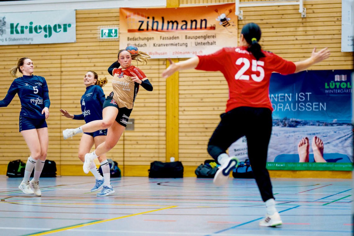 Damen gewinnen Heimspiel in letzter Sekunde
