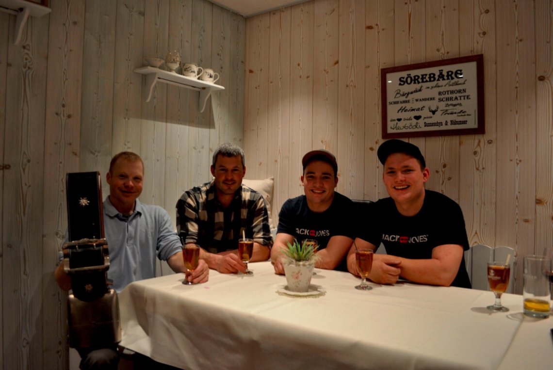 Zwei neue Mitglieder feierlich aufgenommen