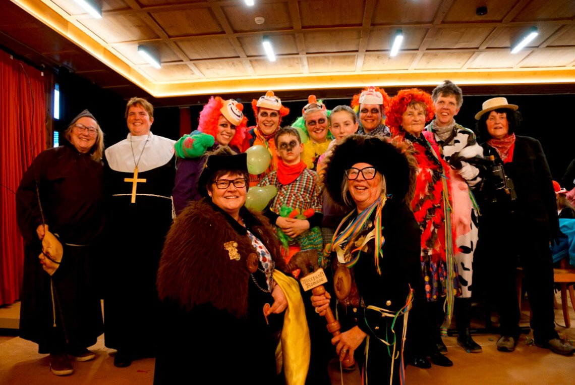 Viel Volk am beliebten Rosenball