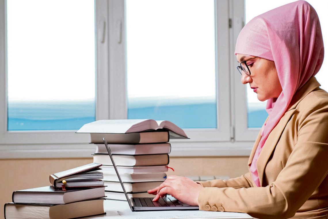 Kopftuch bleibt für Lehrerinnen tabu