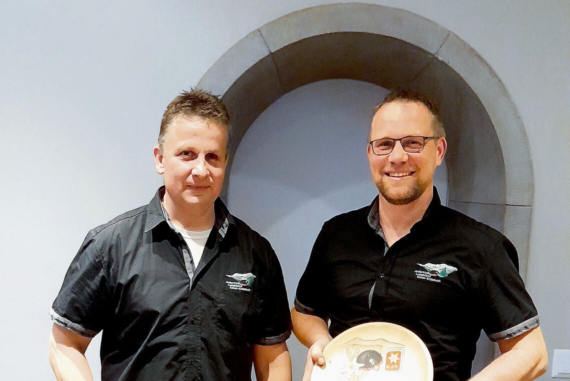 Neues Ehrenmitglied für Jodlerklub Luegisland