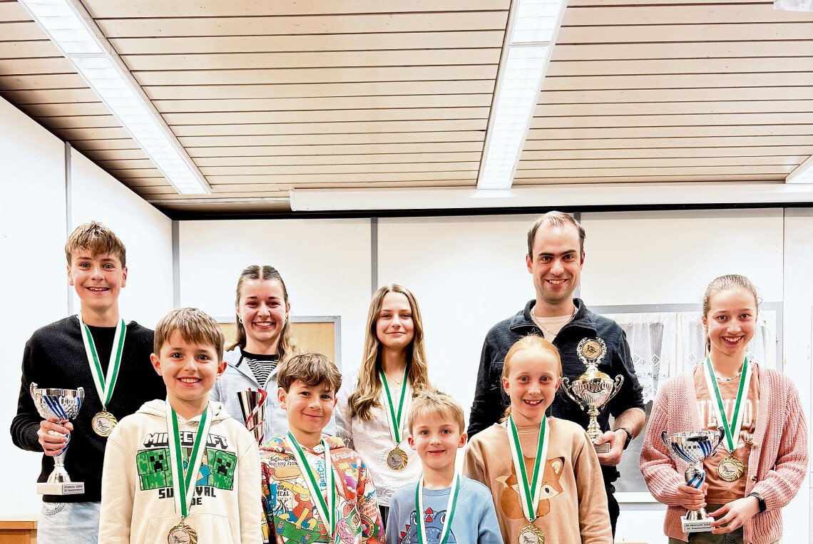 Nora Odermatt und Elia Portmann sind JO-Meister