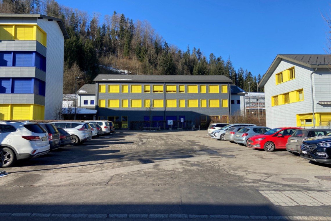 Schul- und Sportanlage Berghof: Sanierung Aussenanlagen und Parkplätze geplant